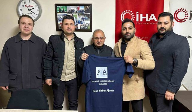 Anahtar Partili gençlerden İHA'ya ziyaret