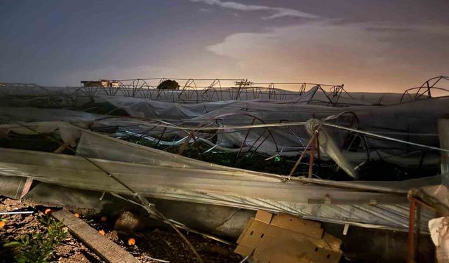 Antalya'da hortum seralara zarar verdi