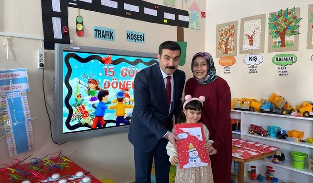 Arpaçay'da öğrencilerin karne heyecanı