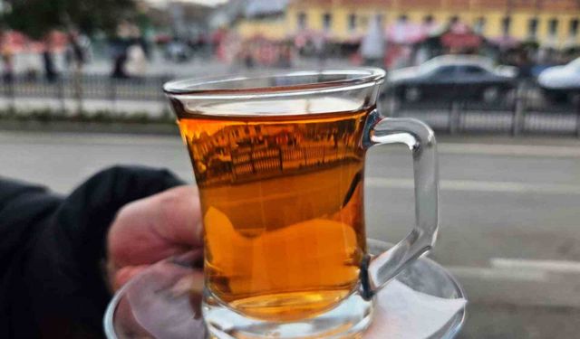 Ayaz vurdu, fincanlar kış çayıyla doldu