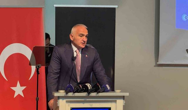 Bakan Ersoy: 'Türkiye'de kültür ve turizm alanında tarihi rekorlar kırıyoruz'