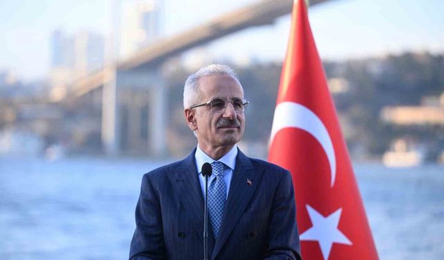 Bakan Uraloğlu: '2025 yılında elleçlenen yük miktarı 553 milyon 268 bin 303 tona ulaştı'