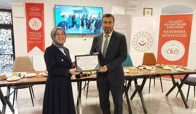 Bandırma'da veli seminerlerinde ilk grup belgelerini aldı