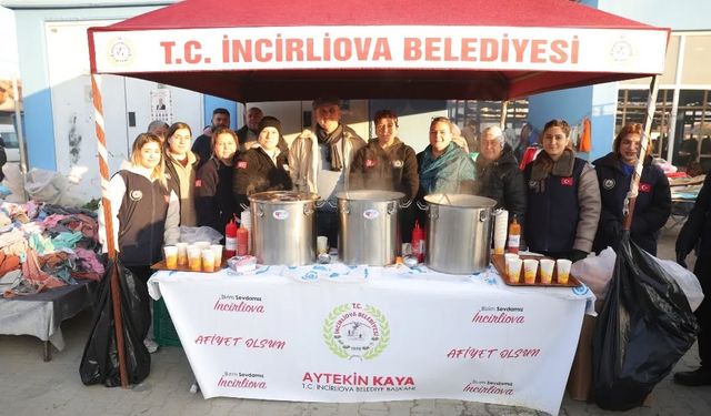 Başkan Kaya'dan Acarlar Pazarı'nda esnaf ve vatandaşlara sıcak çorba