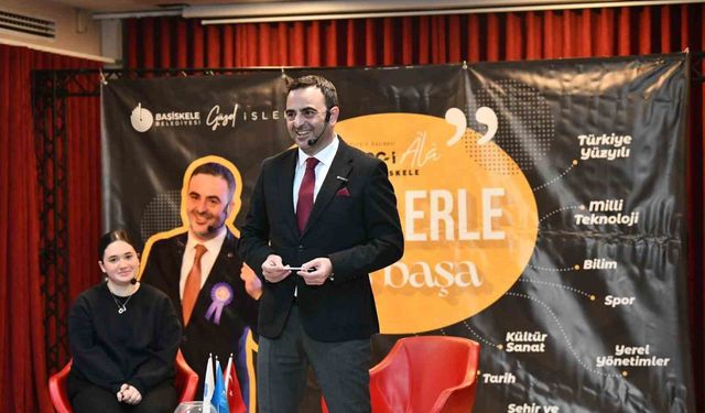 Başkan Özlü: 'Hedefi olan genç, güçlü Türkiye demektir'