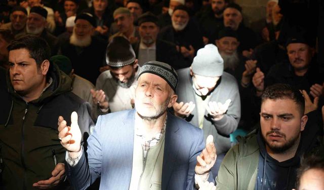 Beş asırlık 1001 Hatim geleneğinin duası gerçekleştirildi