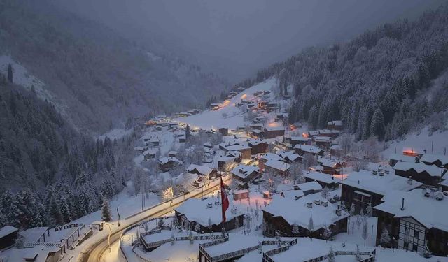 Beyaza bürünen turizm cenneti Ayder havadan görüntülendi