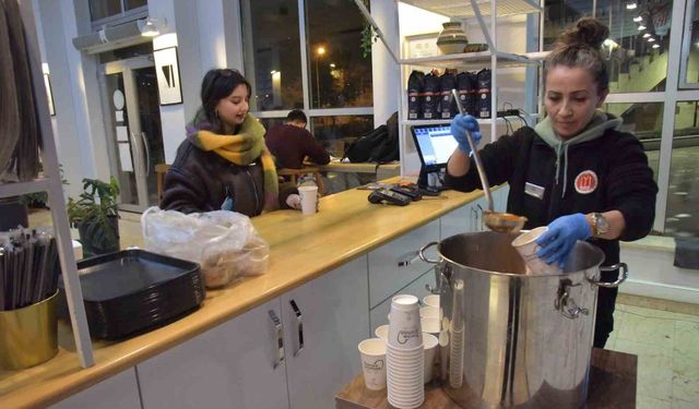 Bilecik'te sınav haftasında öğrencilere sıcak çorba desteği