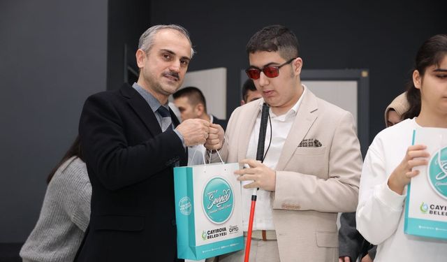 Çayırova'da 'Beyaz Baston Görme Engelliler Haftası' etkinliği düzenlendi
