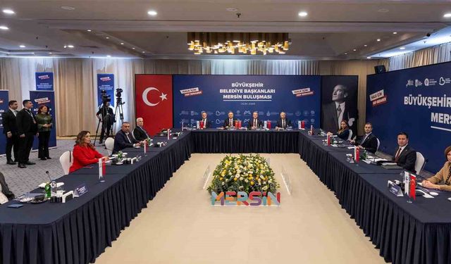 CHP'li Büyükşehir Belediye Başkanları Mersin'de buluştu