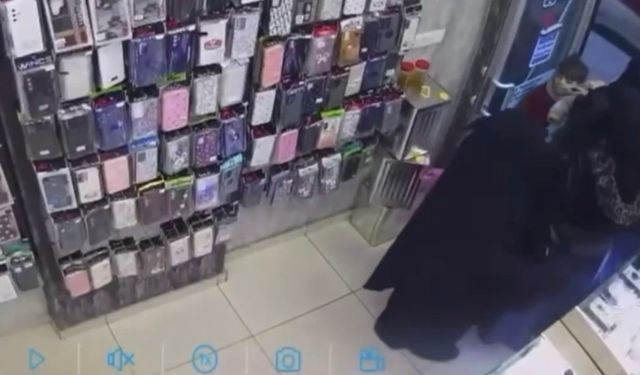 Çocuğunu ameliyat ettirmek için bozdurmaya çalıştığı altınlar çalındı, imdadına polis yetişti