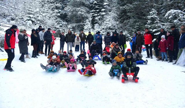 Çocuklara karne hediyesi kar festivali