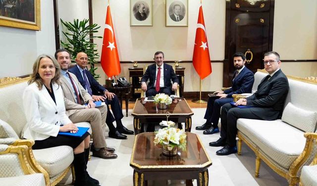 Cumhurbaşkanı Yardımcısı Yılmaz: 'ABD Türkiye Büyükelçisi Barrack ile ikili ilişkilerimizin daha da güçlendirilmesi ve derinleştirilmesi konularını ele aldık'