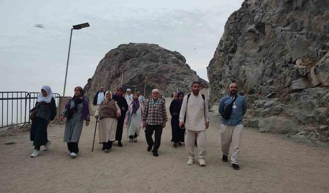 Denizlili umreciler Hira Nur Dağında manevi iklimi yaşadı