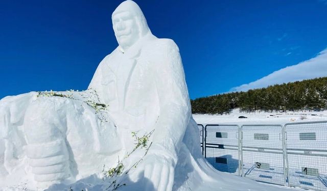 Diyadin'li gençler Sarıkamış şehitlerini Allahuekber Dağları'nda andı