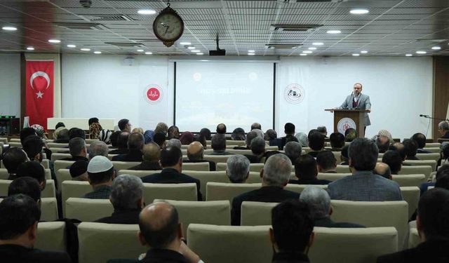 Diyarbakır'da hac görevlilerine eğitim verildi