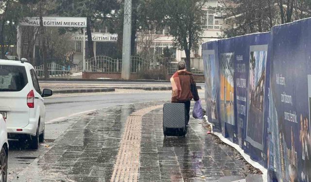 Diyarbakır'da kar yağışı yeniden başladı