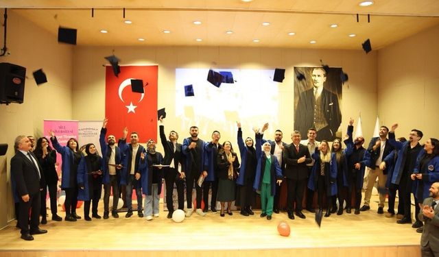 DPÜ'de 'Aile Üniversitesi' ilk mezunlarını verdi