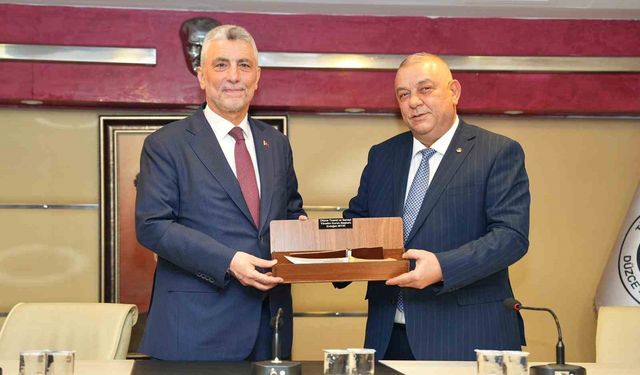 DTSO Başkanı Bıyık'ın ihracat akademisine bakandan destek