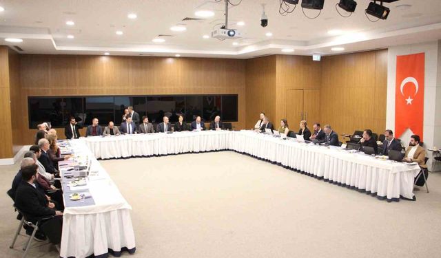 Fethi Sekin Şehir Hastanesi'ndeki hizmetler değerlendirildi