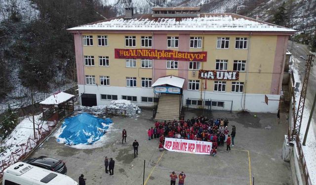 Galatasaray taraftar grubundan, Giresun'da köy okuluna anlamlı yardım