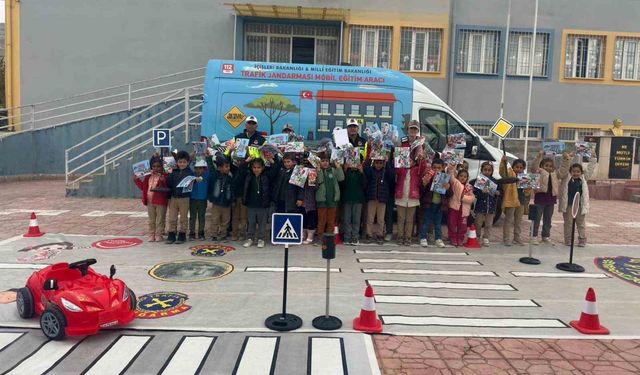 Gaziantep'te jandarmadan 126 öğrenciye trafik eğitimi