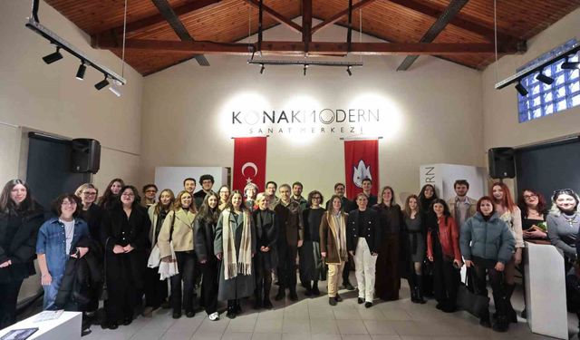 Genç iletişimcilerden çok katmanlı bir sergi