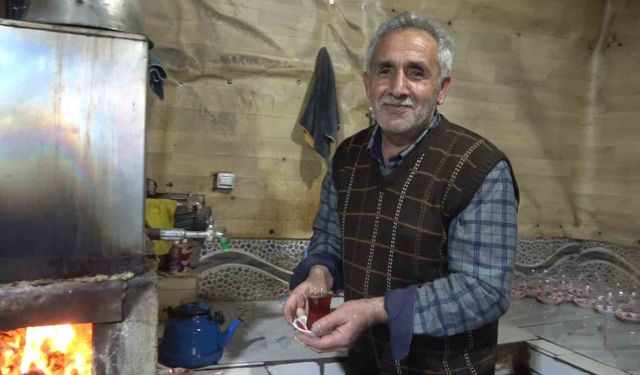 Hasköy'de 40 yıllık çay evi: Kağıt oyunu yok, satranç var