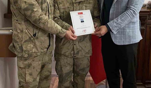 Hozat'ta Uzman Çavuş Yunus Can'a anlamlı takdir