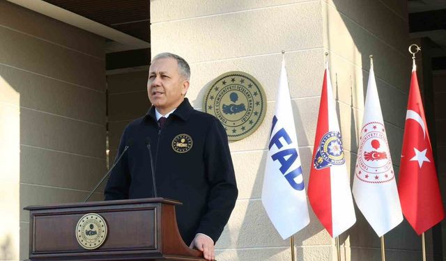 İçişleri Bakanı Yerlikaya: 'İzmir merkezli 14 ilde düzenlenen 'Narkokpan İzmir' operasyonunda 641 sokak satıcısı gözaltına alındı'