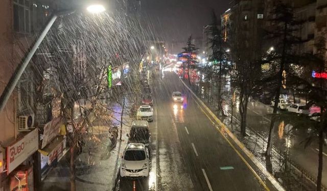 Isparta'da fırtına nedeniyle motosiklet ve motokuryelere trafik kısıtlaması