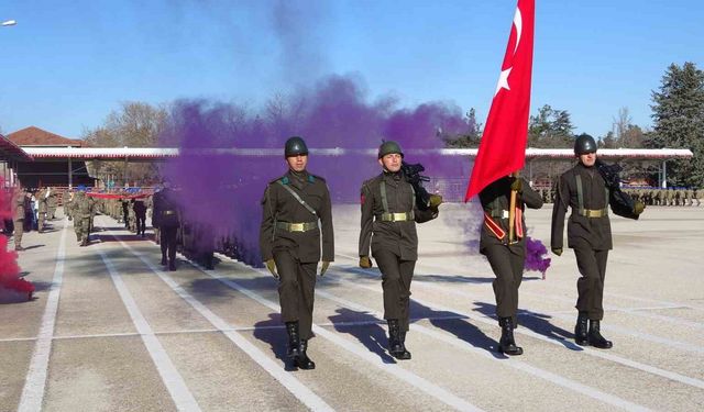 Isparta'da komandolar mezun oldu, aileler gurur ve duygu dolu anlar yaşadı