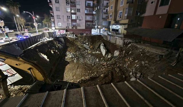 İstinat duvarı çöken binadaki vatandaşlar tahliye edildi