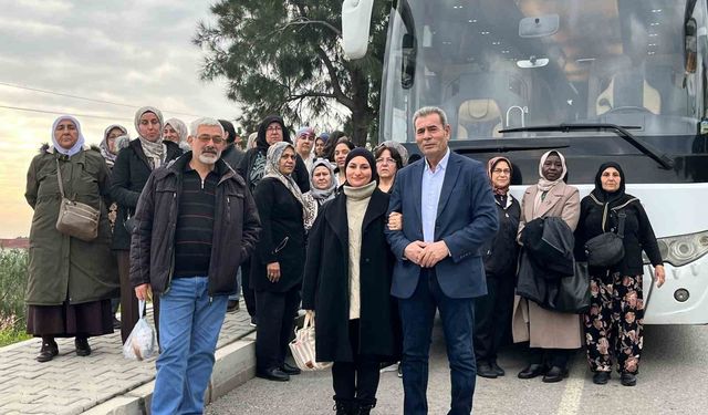 İzmir Büyükşehir'den Bayındırlı kadınlara festival sürprizi: 150 kadın festivale taşındı