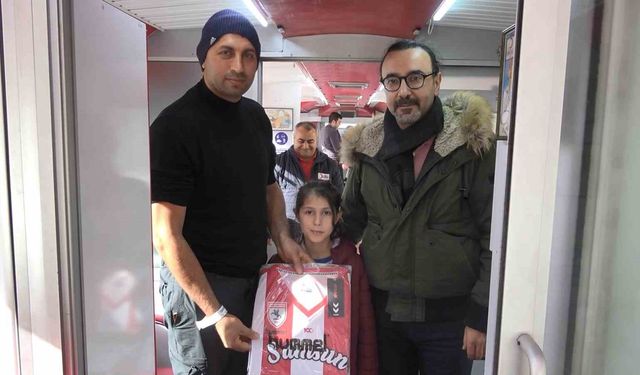 Kan bağışlayana forma ve maç bileti hediye