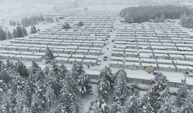 Kar kalınlığının 1 metreyi bulduğu Doğanşehir havadan görüntülendi