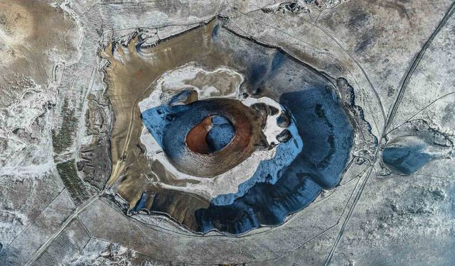 Karla kaplanan Meke Gölü ortaya çıkan manzarasıyla hayran bıraktı