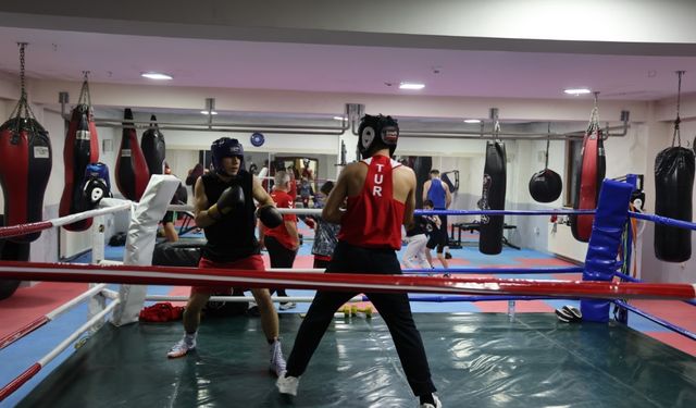 Kartepe'de çocuklar kışı sporla geçiriyor