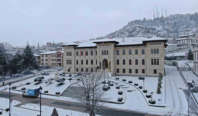 Kastamonu'da kar yağışı etkili oluyor