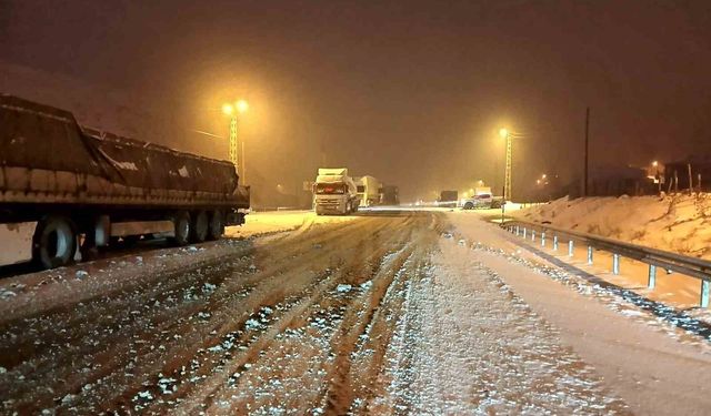 Kop Geçidi'nde ulaşım yeniden sağlandı
