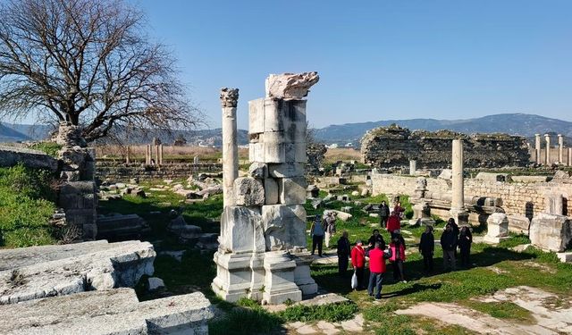 Magnesia Antik Kenti'nde tarih ve doğa aynı rotada