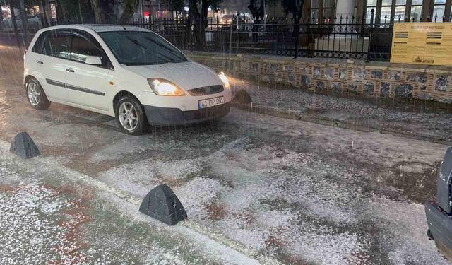 Menteşe'de dolu ve sağanak