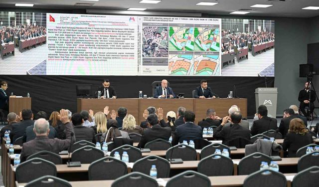 Mersin Büyükşehir Meclisinde 2,5 milyar TL'lik borçlanma tartışıldı