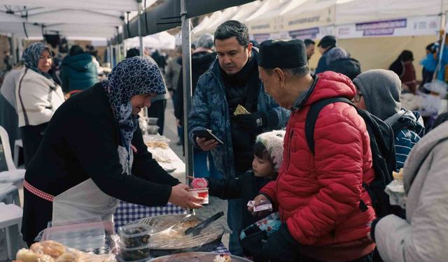 'Meydan Kadınların' dayanışma pazarına büyük ilgi