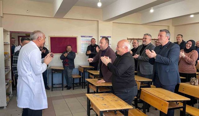 Mezun öğrencilerinden öğretmenlerine unutulmaz veda