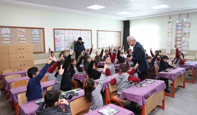 Muş'ta 96 bin 800 öğrenci karne sevinci yaşadı