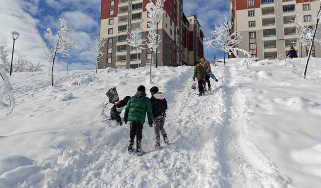 Muş'ta okullar 1 gün tatil edildi