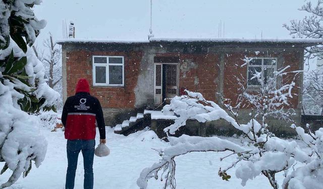 Ordu'da ihtiyaç sahiplerine sıcak yemekleri ulaştırılıyor