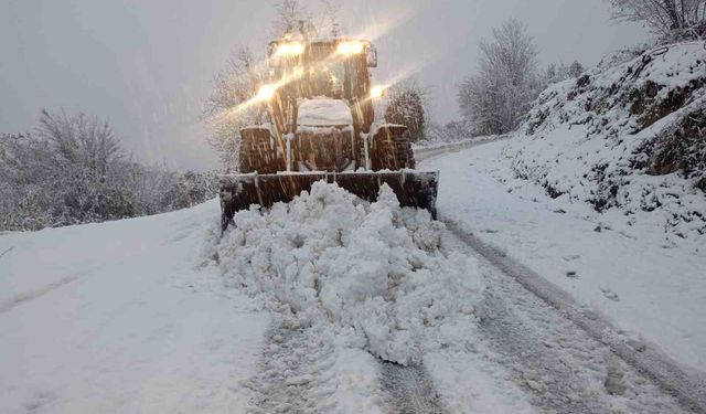 Ordu'da karla mücadele: Kardan kapanan 510 mahalle yolu ulaşıma açıldı
