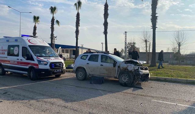 Otomobil ile üç tekerlekli motosiklet çarpıştı: 1 ölü